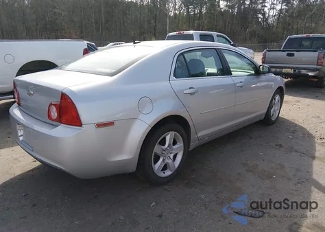 2010 Chevrolet Malibu Ls z USA, uszkodzony, nr VIN 1G1ZB5EBXAF312617